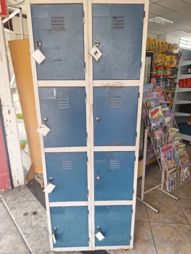 Roupeiro de Aço com 8 Portas