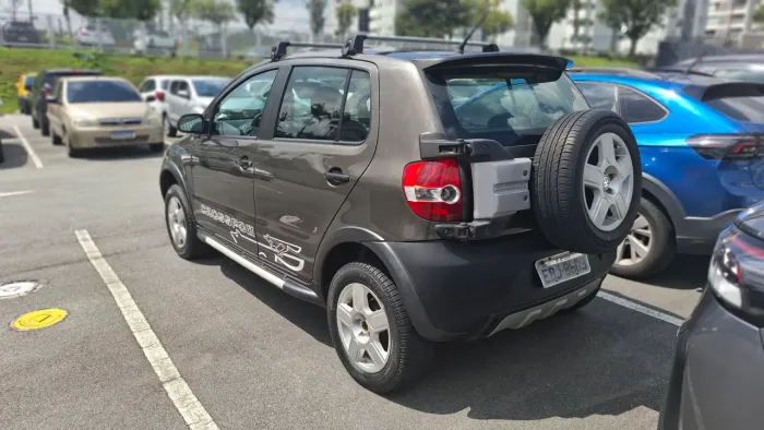 Volkswagen Crossfox 1.6 MI Total Flex 8V 5P 2009