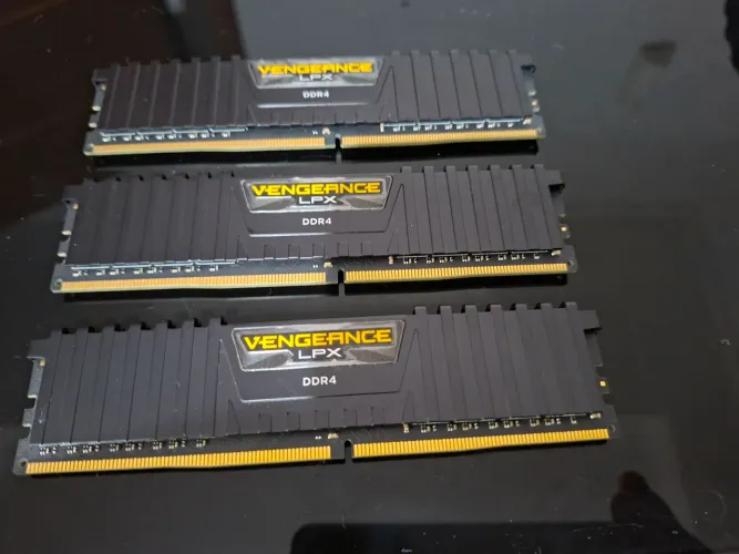 Memória Ram Corsair Vengeance 8gb Ddr4 3000mhz