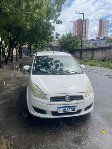 Fiat Idea Attractive 1.4 Fire Flex 8V 5P 2013