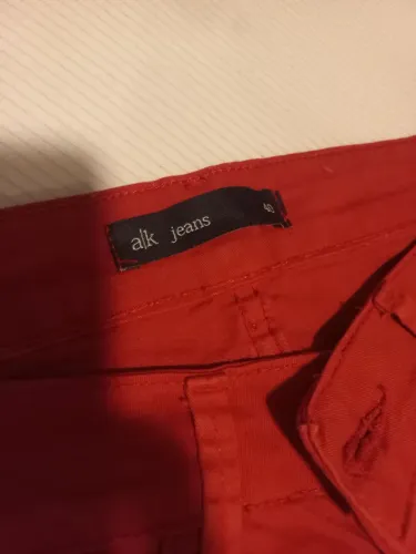 Calça jeans vermelha 40
