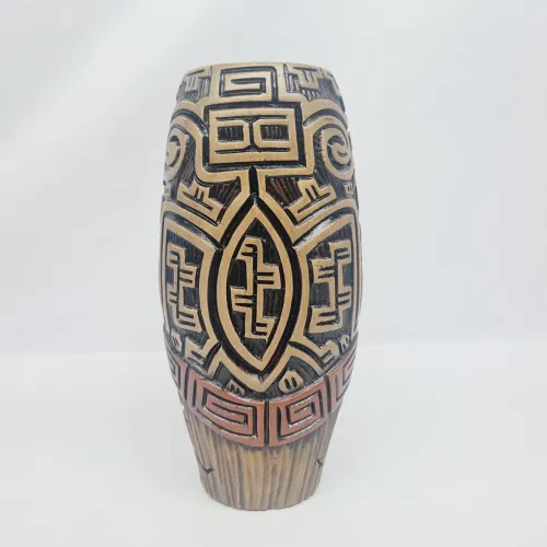 Antigo vaso Marajoara feito em ceAntigo vaso Marajoara feito em cerâmica 