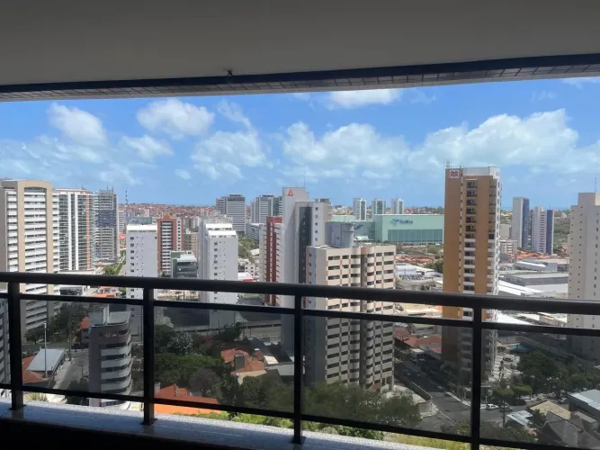 Sinfonia em frente a Praça Martins Dourado 4suítes 4vagas liga 9 8 7 4 8 3 1 0 8 Dmoaci