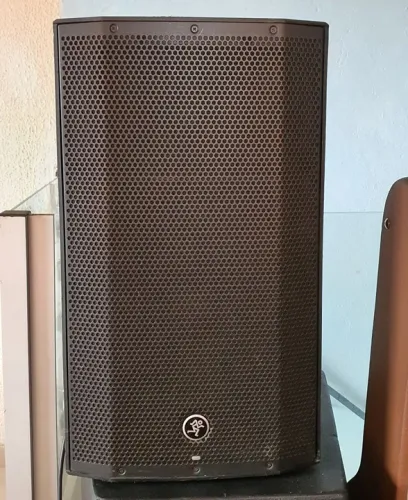 Caixa ativa mackie New Thump 12A