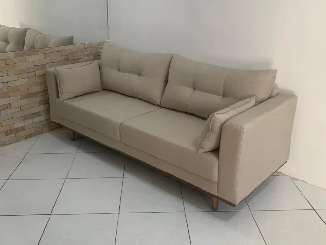 Sofá 4 Lugares Bege 2.20 retro pés em madeira super resistente