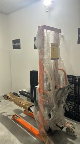 Empilhadeira manual nova 