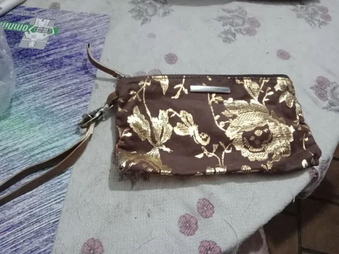 Antiga bolsa de mão fan farão marrom com designer dourado