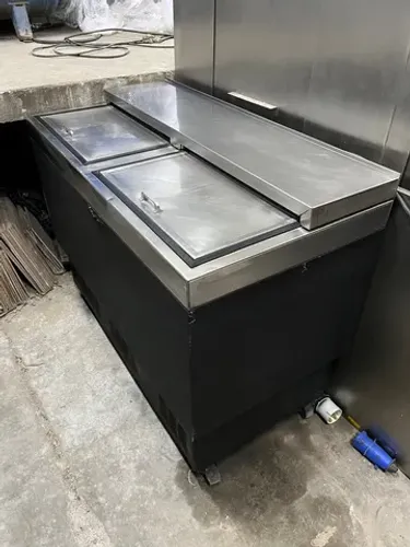 Ultracongelador de canecas 