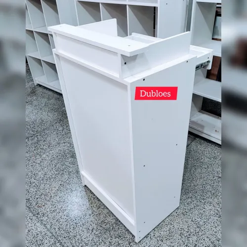 Balcão caixa simples promoção.
