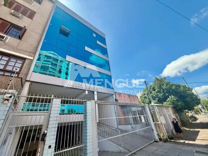 Sala comercial com Vaga Escriturada em condomínio à venda no bairro Cristo Redentor em Por