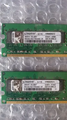 2 Memórias Kingston 1 GB cada