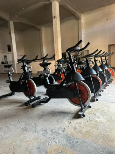 11 Bikes de Spinning Profissional Embreex