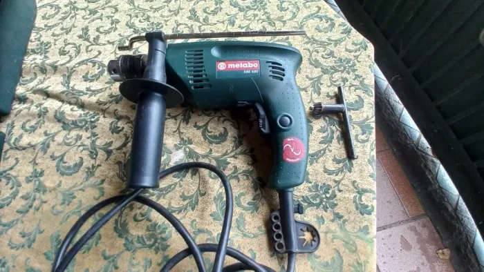 Parafusadeira/Furadeira Metabo com impacto 1/2" Sbe 560w 110v