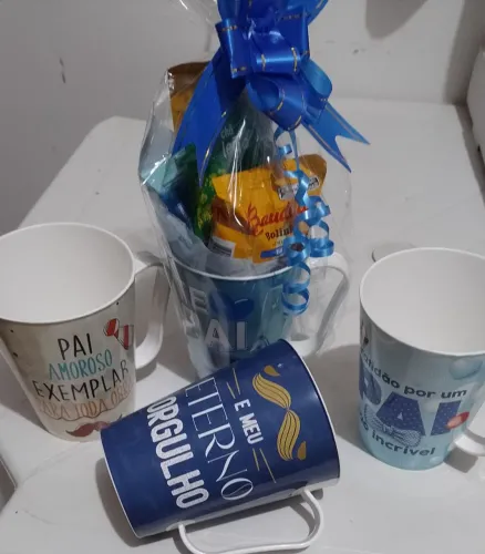 Mini café da manhã na caneca.