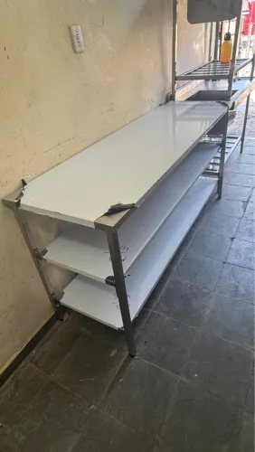 Mesa de inox para comércio 1,90 x 0,60 duas prateleiras