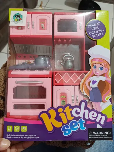 Cozinha de brinquedo.