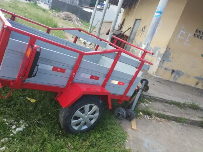 Reboque emplacado 