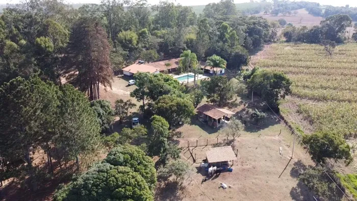 Chácara Sarapuí SP. com piscina e casa sede
