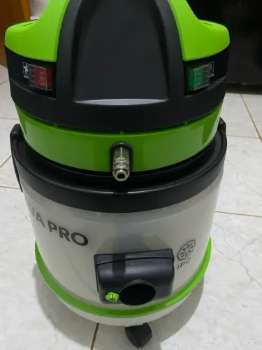 OPORTUNIDADE ! Aspirador de Pó e líquidos IPC IVA PRO EXTRATORA JUNTO