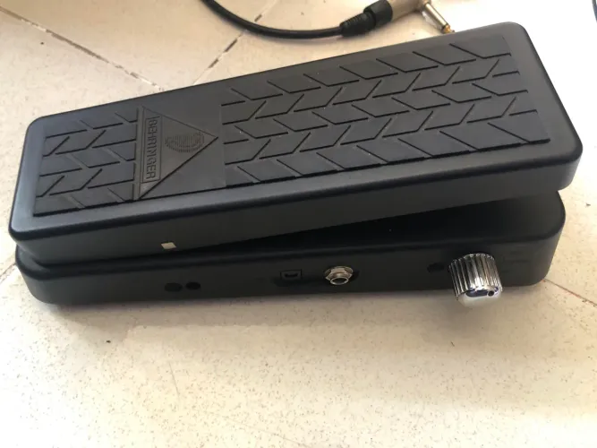 Pedal Wah Wah Behringer