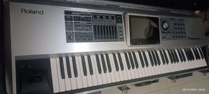Roland fanton G7 NOVISSIMO. 1GB de memoria