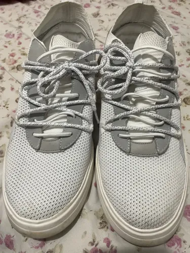 Tênis Branco com Detalhes Cinza Aramis