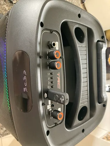 Caixa de som TRC ( na garantia )