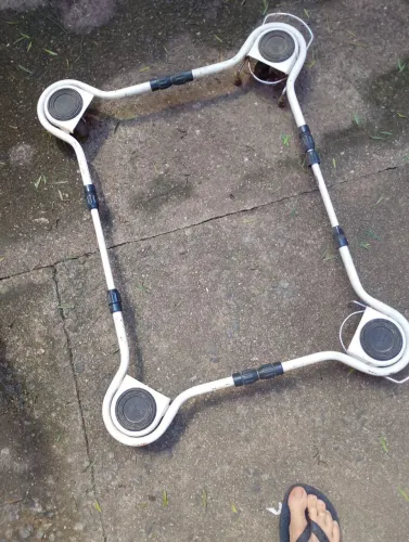 Suporte com rodas para geladeira