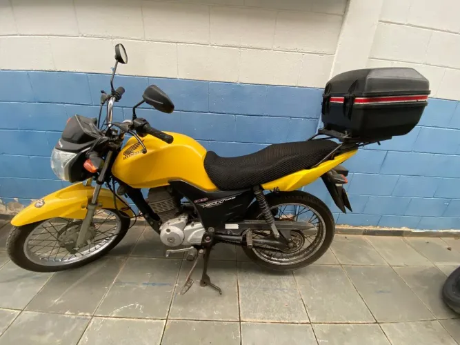 Moto de garagem