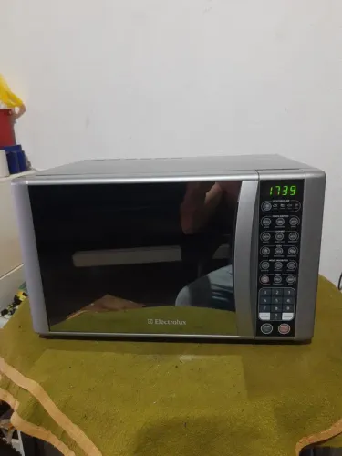 Microondas Electrolux Gril Espelhado 31 Litros 