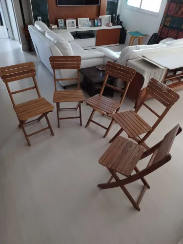 Jogo de 5 Cadeiras Dobráveis de Madeira
