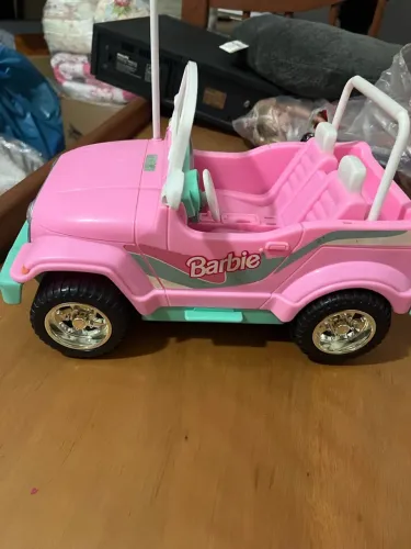 Carrinho original da Barbie