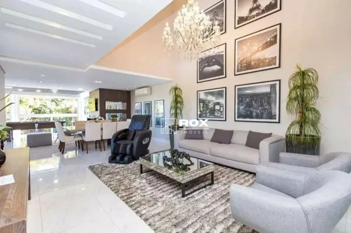 Casa de Alto Padrão com 4 suítes, quintal e 8 vagas à venda, 454 m² - Atuba, Curitiba/PR