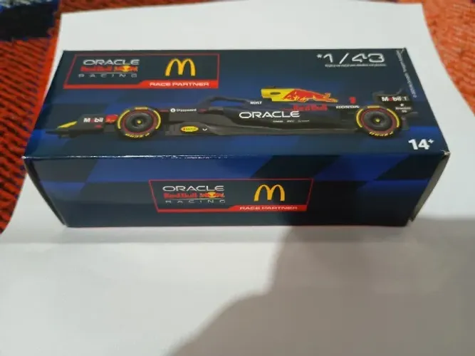 Miniatura F1 Redbull 1/43 2025.