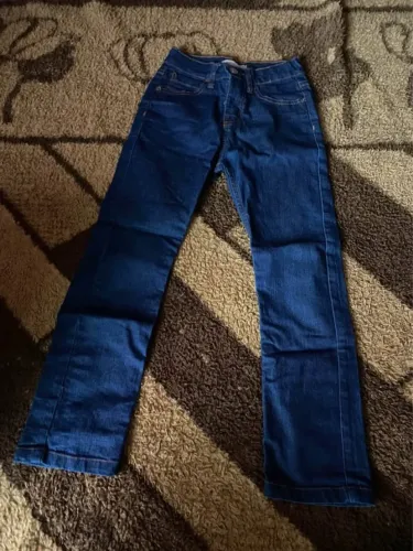 Calça infantil- veste 6 anos. (R$ 25,00 cada).