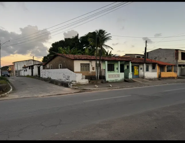 # Área Comercial na Av Muniz Falcão