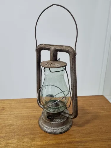 Antigo lampião a querosene