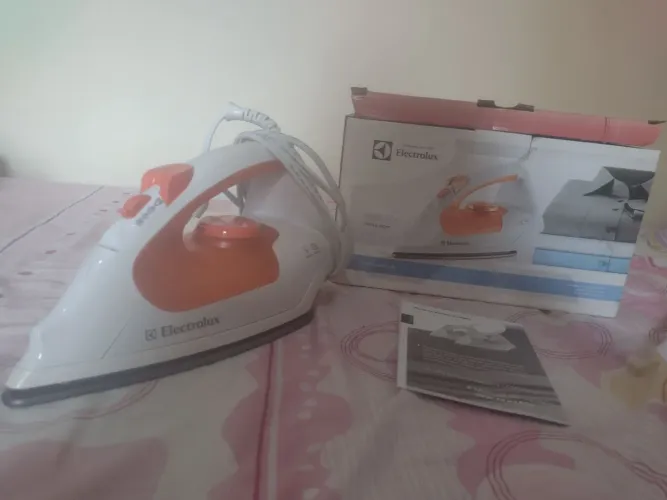 Ferro de Passar Electrolux EasyGlide - Novo