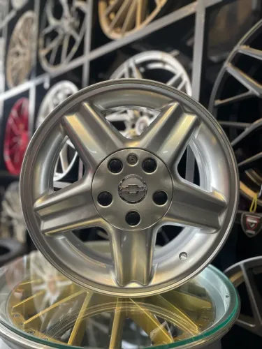 Rodas Vectra Mileniun aro 15 furação 4x100