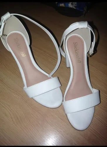 Vendo saltinho branco