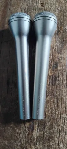 Par de microfones AKG D130 Vintage