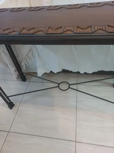 MESA ESTILO COLONIAL.