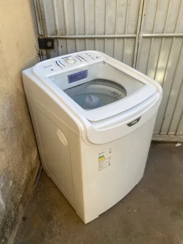 Máquina de lavar roupa grande 16 kilos Electrolux 
