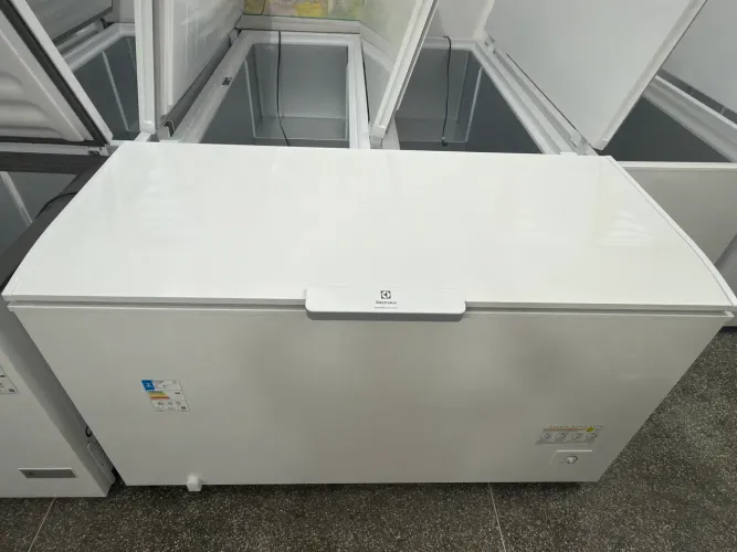Vendo freezer 513l Electrolux 1 porta 110v