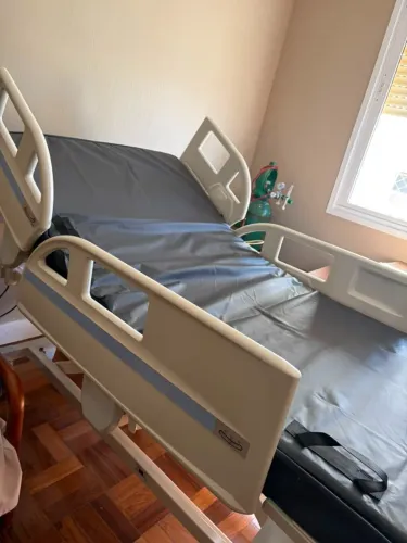 Cama hospitalar Linet