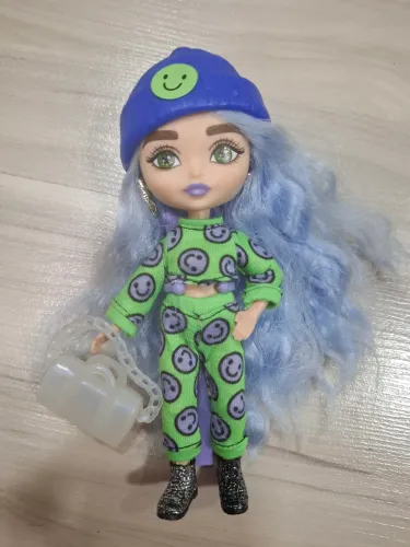 Boneca Extra Minis