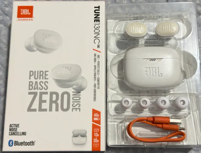 Fone JBL tune 130NC