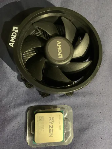 AMD Ryzen 5 2600 + Cooler Original AMD - Funcionando Preço: R$ 340,00 (aceito oferta)