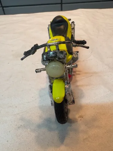 Moto maisto Guzzi V10 Centauro antiga sucata - leia