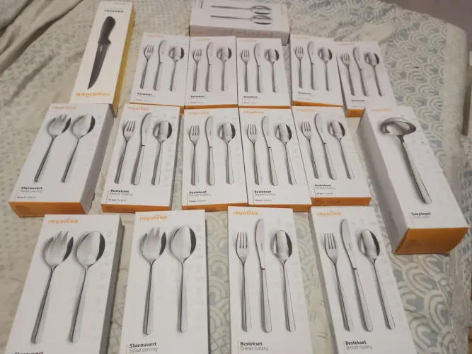 Talheres de Jantar Royal Vkb tudo por 500,00<br>